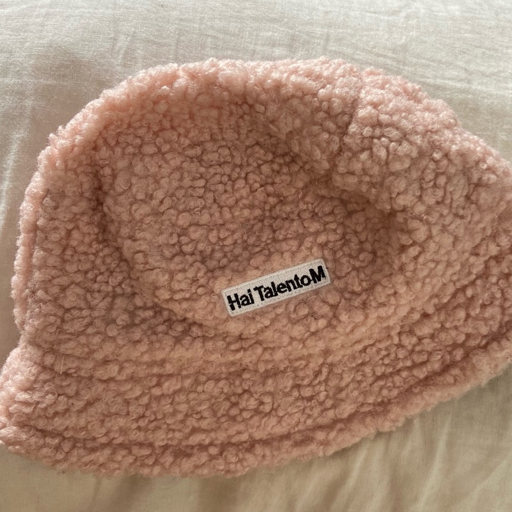 Hai Talento M || Teddy Bucket Hat